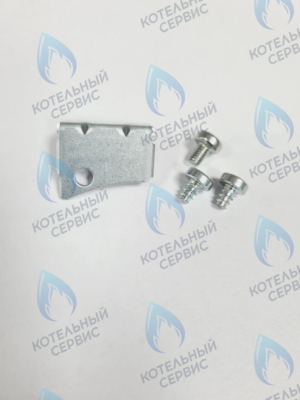 30033137A Металлический крепежный кронштейн  для замены нового насоса Шинху на существующий Фиксирующая скоба (1EA), болт (M4, 1EA), винт (4×6, 2EA) для Deluxe S/ONE, NCB 700 (необходим при замене 30033192A на 30020779B) в Орске