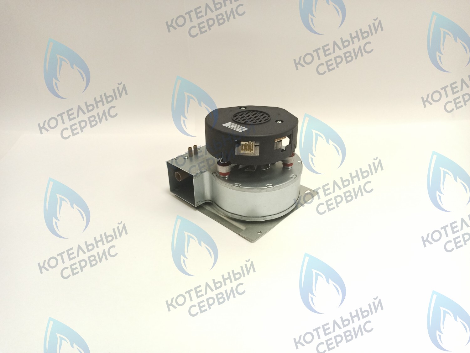 AF028-66W-BP-S Вентилятор VAILLANT turboTEC 36 kW 190262 (в комплекте с монтажной пластиной) в Орске